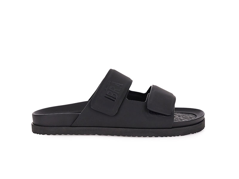 علامة DSQUARED2 تطلق تشكيلة BLACK ON BLACK بالتعاون مع لاعب كرة القدم زلاتان ابراهيموفيتش